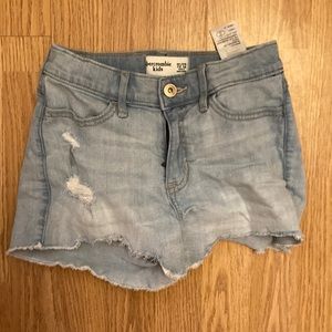 ABERCROMBI KIDS SIZE 10/12 DENMIN SHORTS